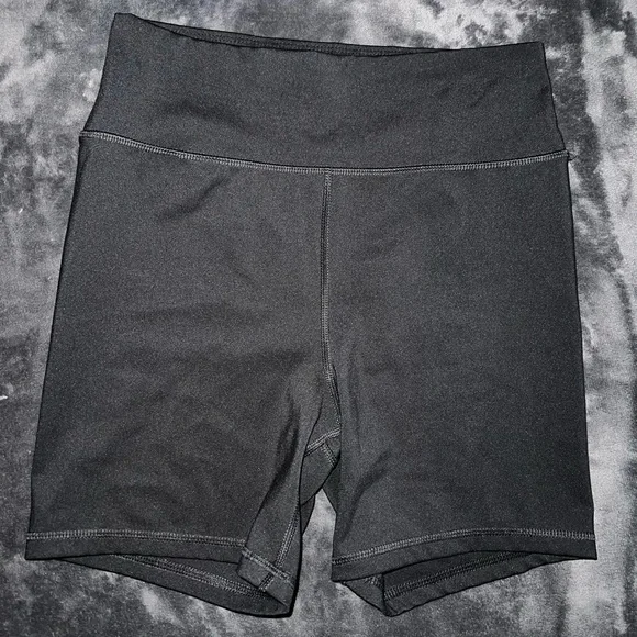 American Eagle The Everything Bike Short in Black Size Medium - Picture 5 of 5